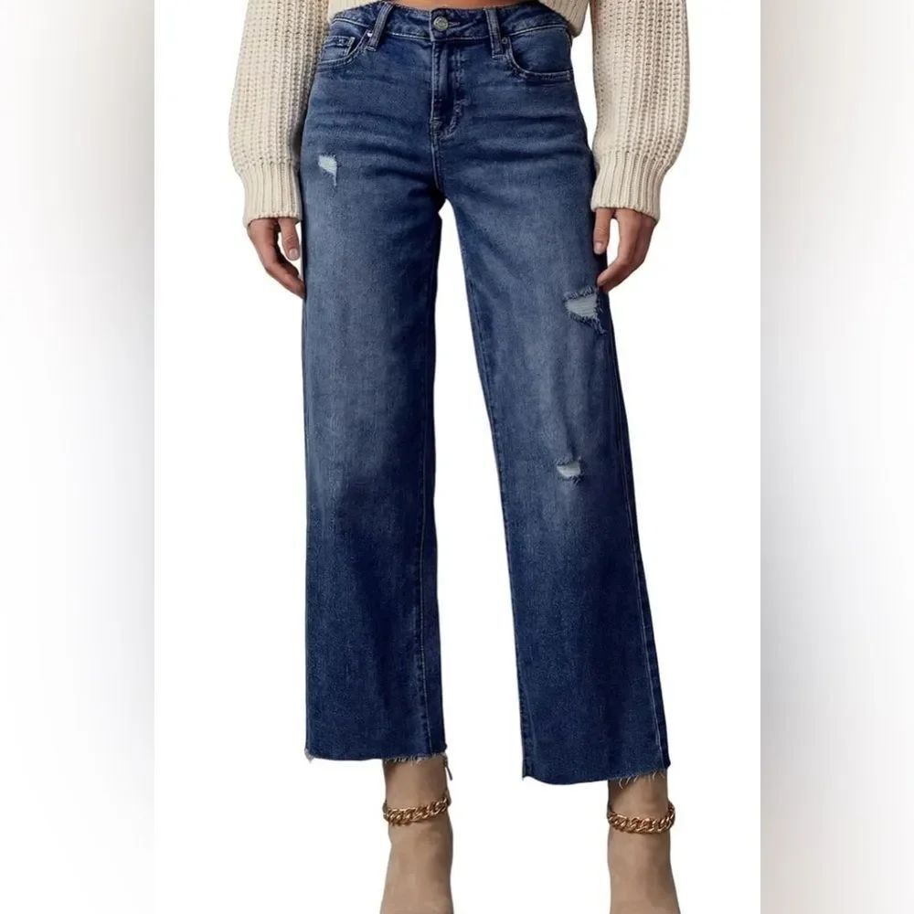 Dokotoo Distressed Women Cropped Jeans Size 4